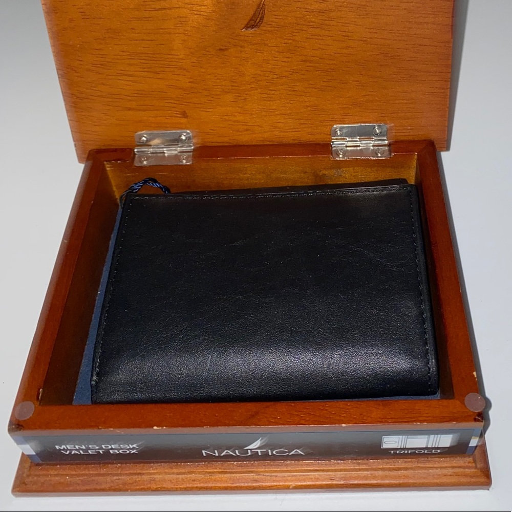 *NEW* Nautica Black Leather Wallet